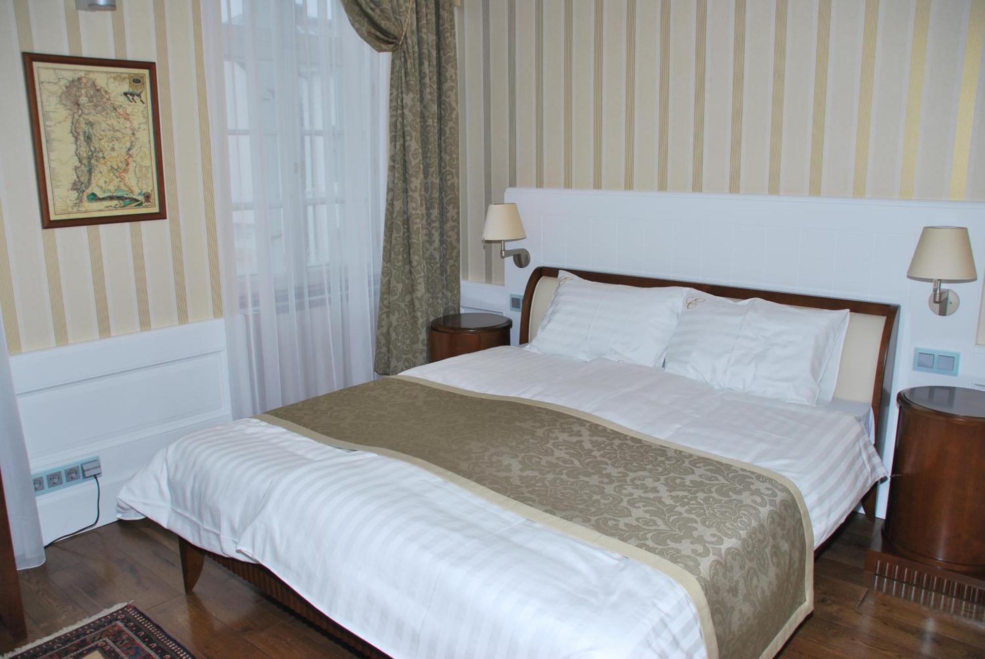 Erzsebet Nagy Szalloda Paks Ngoại thất bức ảnh